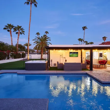 Desert Rose-Hot Tub-Pool Heat Avail-Fire Pit-Golf!